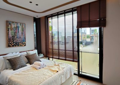 URBAN BEVERLY LIVIN Rumah 2 lantai 1 Carport foto galeri (4)